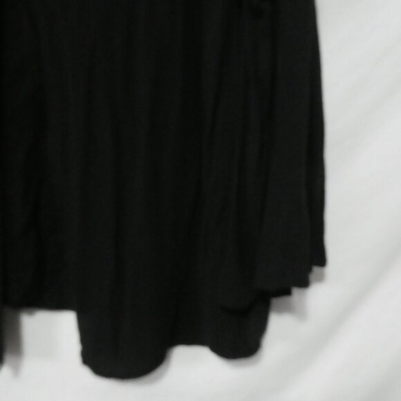 Unbranded | P2P 22 inches measured | Elegant Black Lace Detail Blouse - Picture 9 of 15